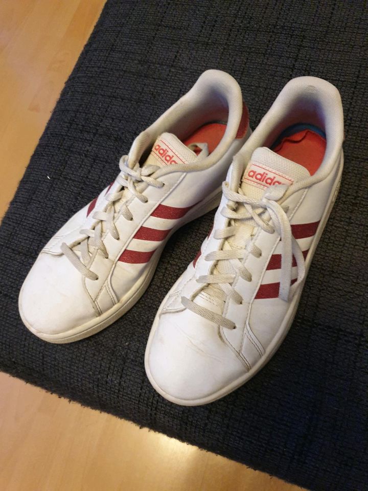 Adidas Halbschuh gr.39  1/3 in Ichenhausen