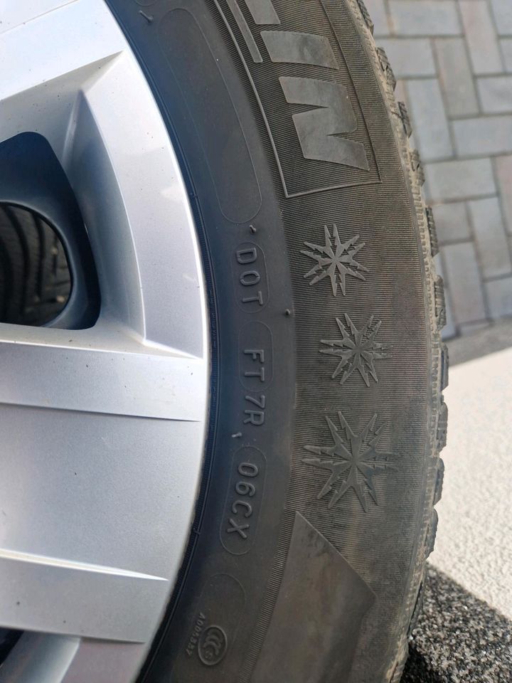 4 x Michelin Winterreifen 205/60 R16 92H auf Stahlfelge in Kirchlengern