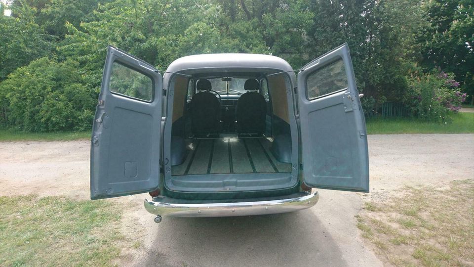 Chevrolet 3100 1/2 ton Panel Van in Bremen
