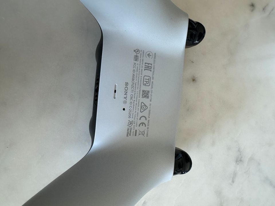 PlayStation 5 Disk Edition + 2 Wireless Controller in München