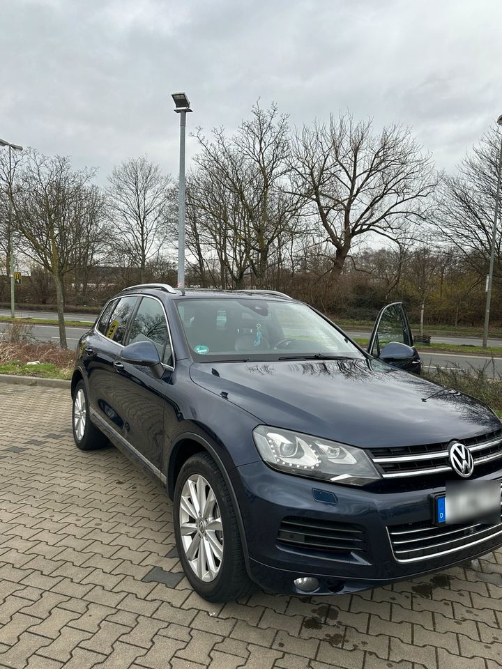 VW Touareg 3.0 V6 Pano Luft Dynaudio in Essen