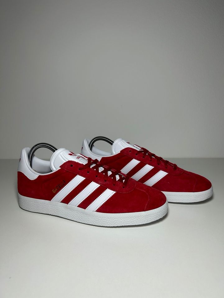 NEU, Adidas Gazelle rot/power red, Gr. 40 2/3 in Losheim am See