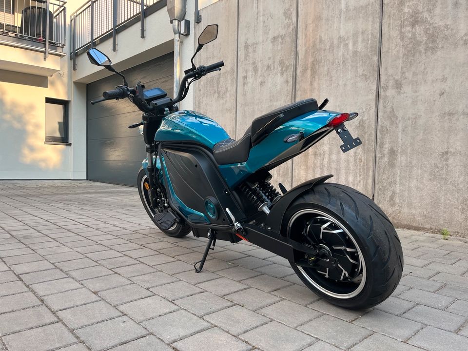 Elektroroller / E-Motorrad HL 6.0 Pro 125er Klasse in Saarwellingen