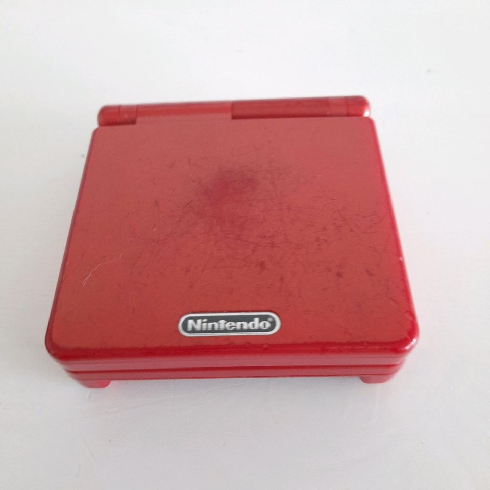Nintendo Gameboy Advance / rot / + Ladekabel in Alpen