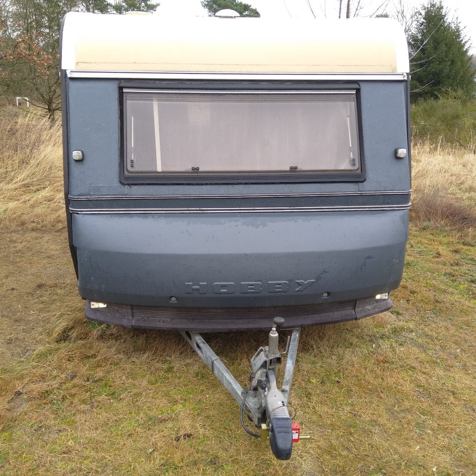 Wohnwagen Hobby 460 Baujahr 1988 (mit viel Zubehör!) in Velten