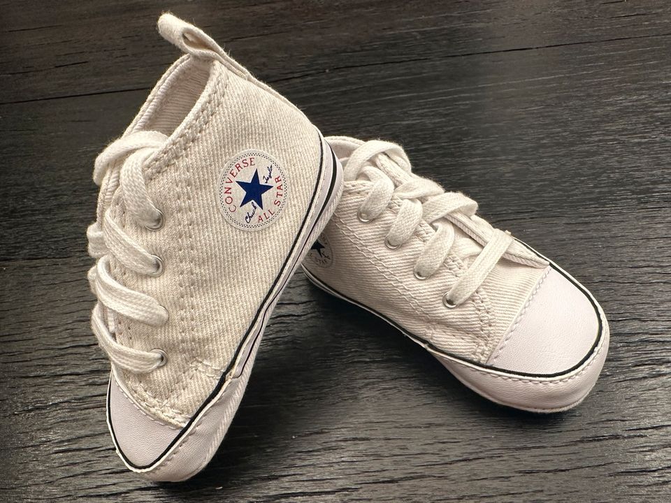 Converse all stars baby Krabbelschuhe first star weiß NEU in Düsseldorf