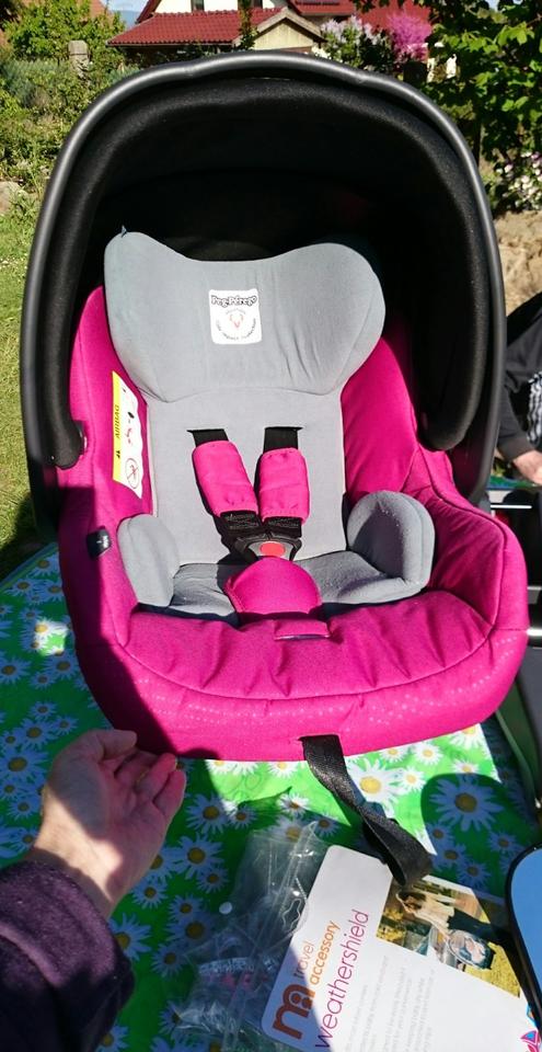 Primo vaggio SL Babyschale 0-13kg + Isofix. Peg Perego +Zubehör in Bad Salzungen