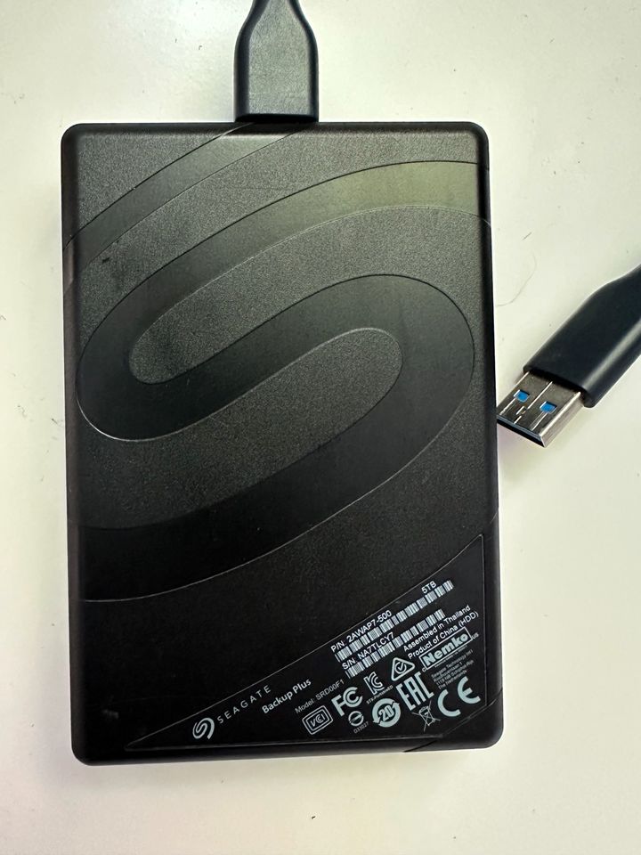 Seagate Backup Plus Slim 5 TB 2.5 externe Festplatte rot in Duisburg