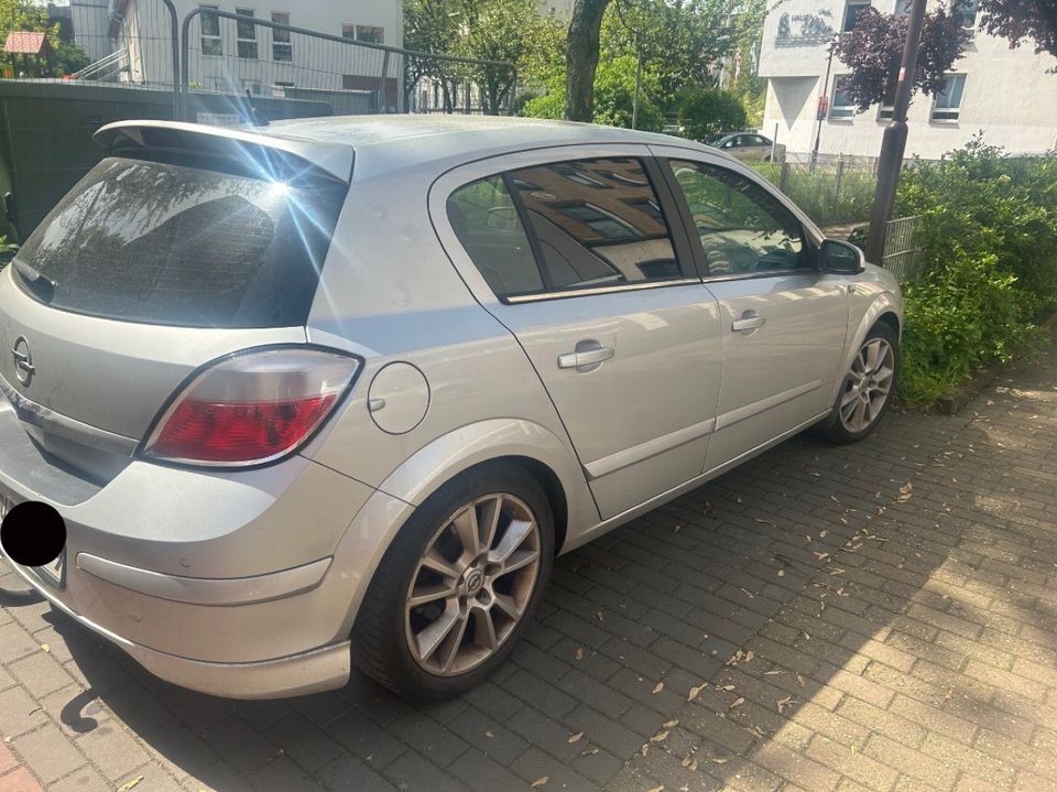 Opel Astra H 2.0l Turbo in Duisburg