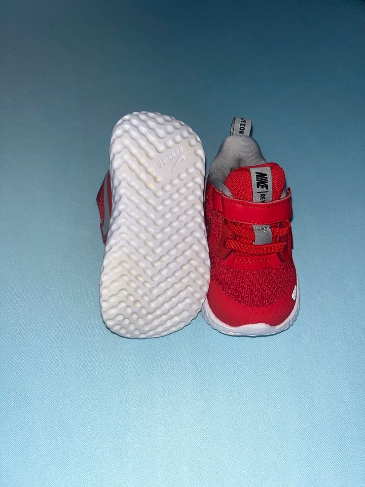 Nike Schuhe unisex 19,5 in Erftstadt