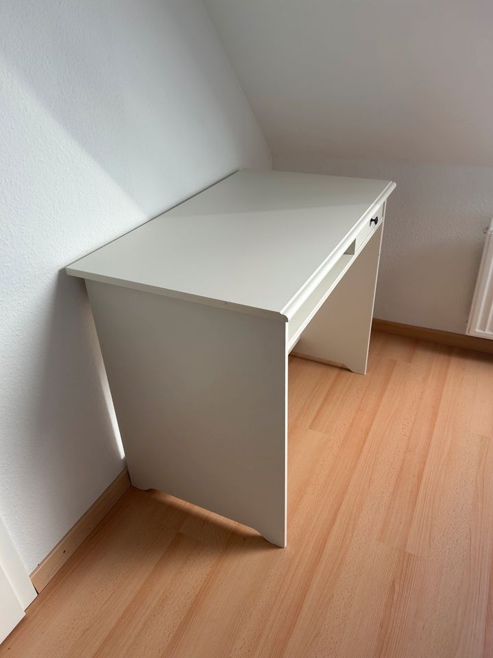 Kleiner Schreibtisch, weiß, ideal für Kinder in Kappeln
