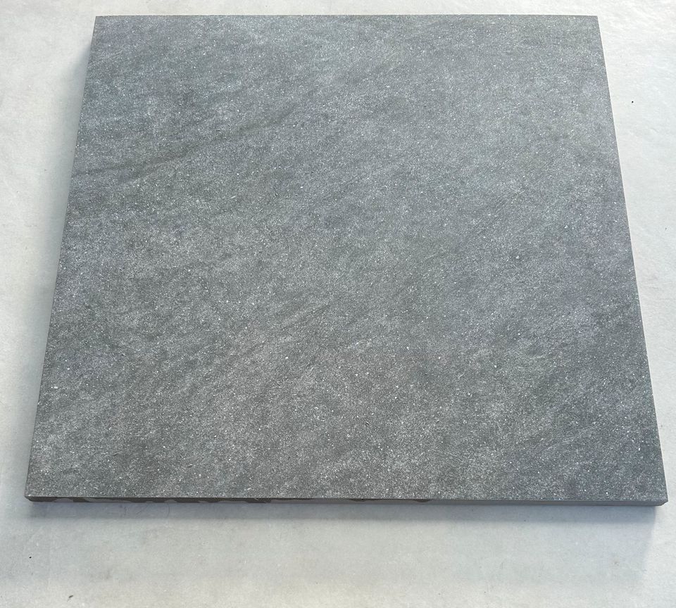 Terrassenplatte Grau 60x60 RECT. (20mm) R11 in Nienberge