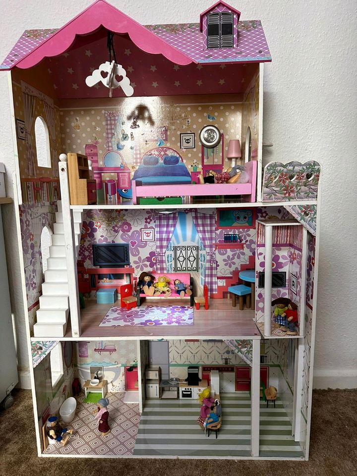 Barbie Puppen Haus in Hamburg