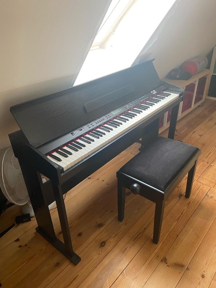 E-Piano + Hocker | General Midi 70039 in Berlin