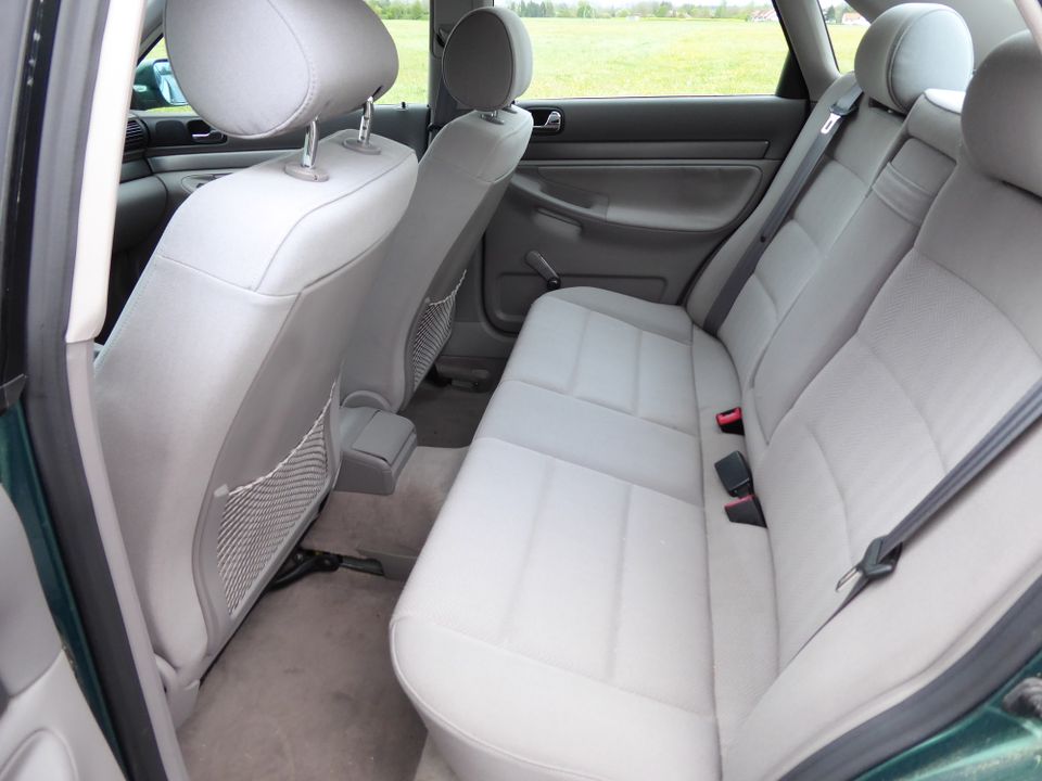 Audi A4 Limousine 1,6 Klimaautomatik,Tüv und Au 02/2026 ohne Rost in Türkheim