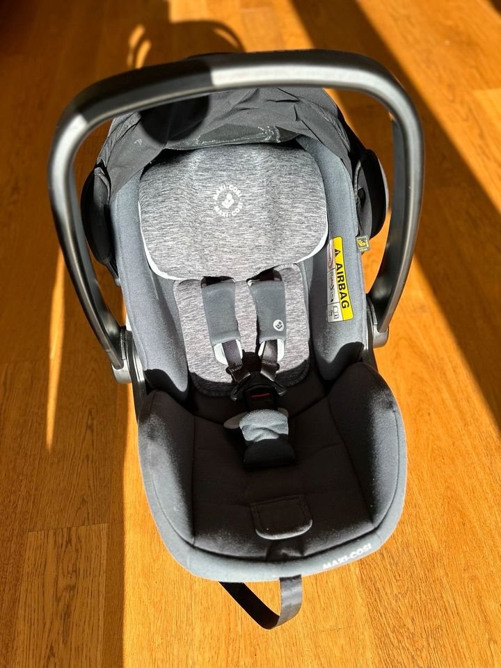 Maxi Cosi Marble inkl. Isofix Base und Neugeborenen-Einsatz in Hamburg