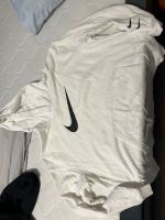 Nike Pullover weiß Kr. München - Haar Vorschau