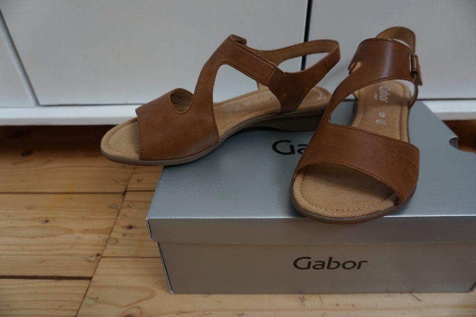 Gabor comfort, Ledersandalen, Weite G, Gr. 6 1/2 (40), helles Bra in Norden