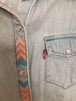 Levi’s Hemd jeanshemd M Stickerei Berlin - Schöneberg Vorschau