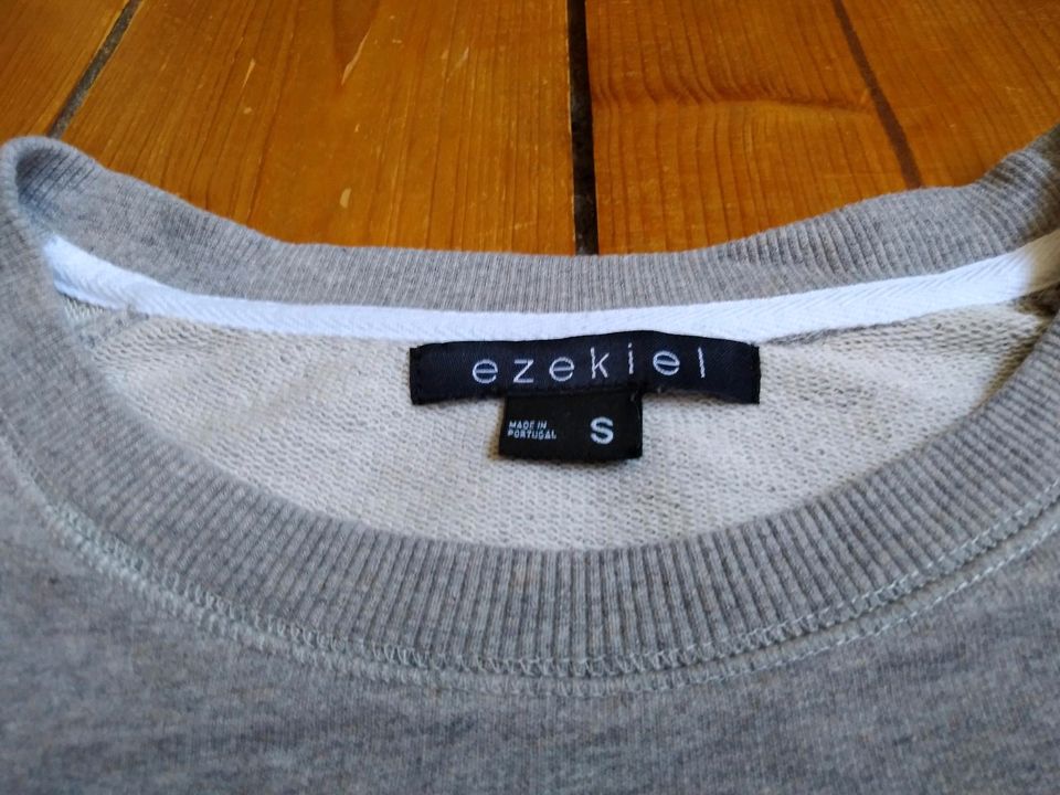 Ezekiel True Vintage Sweater S Palmen in Wuppertal
