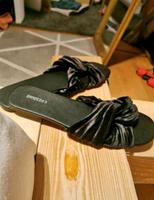 Neue schwarze Slipper Schlappen von H&M in Größe 39 Bayern - Schwangau Vorschau