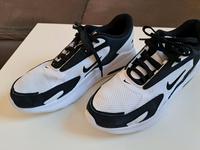 Nike Air Max Bold.....schwarz weiß....43.....neuwertig Speyer - Dudenhofen Vorschau