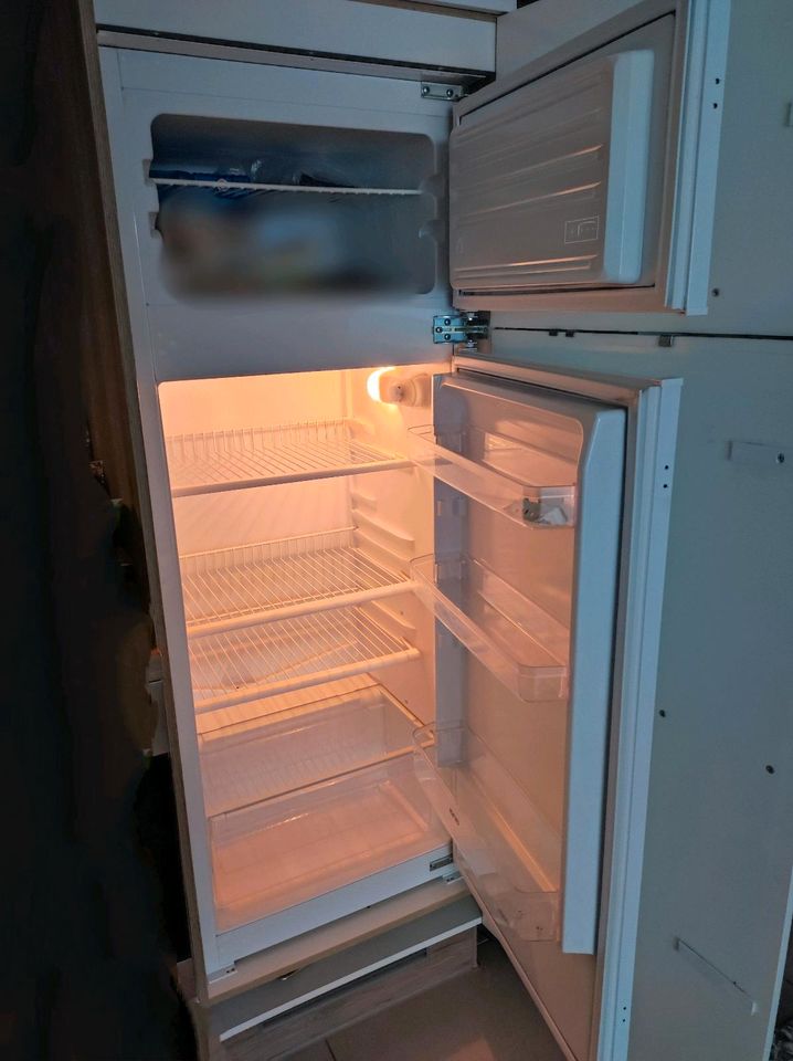 IGNIS Einbaukühlschrank weiß Kühlgefrierkombination 145 cm in Markt Schwaben