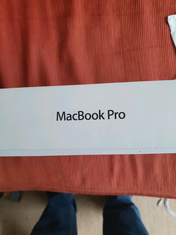 Leere Originalverpackung (OVP) für Macbook Pro Late 2012 in Ratzeburg