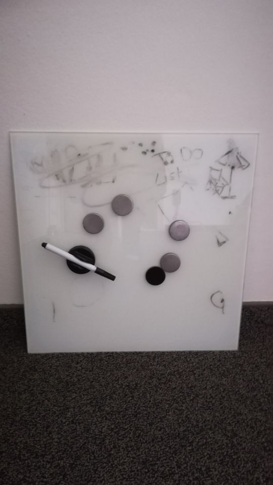 Magnettafel aus Glas mit Magneten, 40x40 cm in Unterdietfurt
