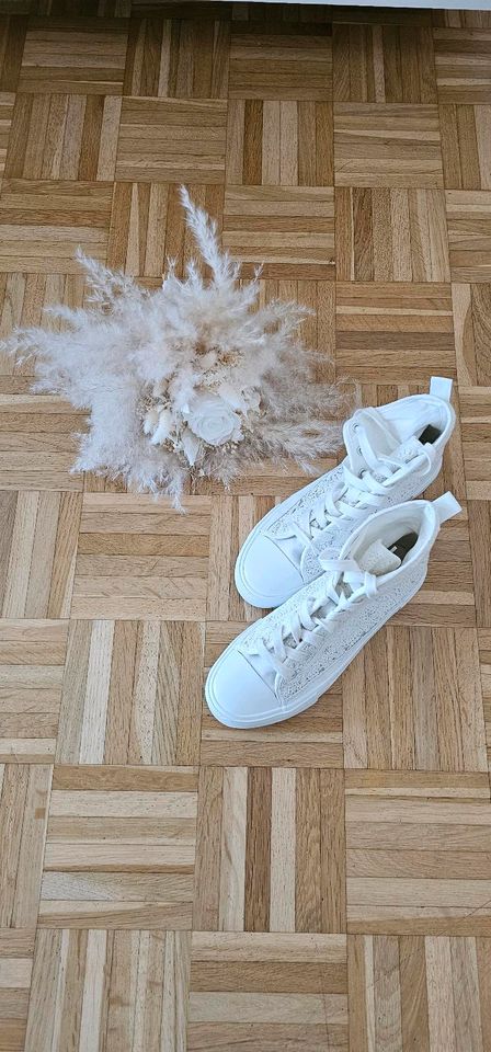 Boho Hochzeit Ivory Braut Schuhe Sneaker in Frankfurt am Main