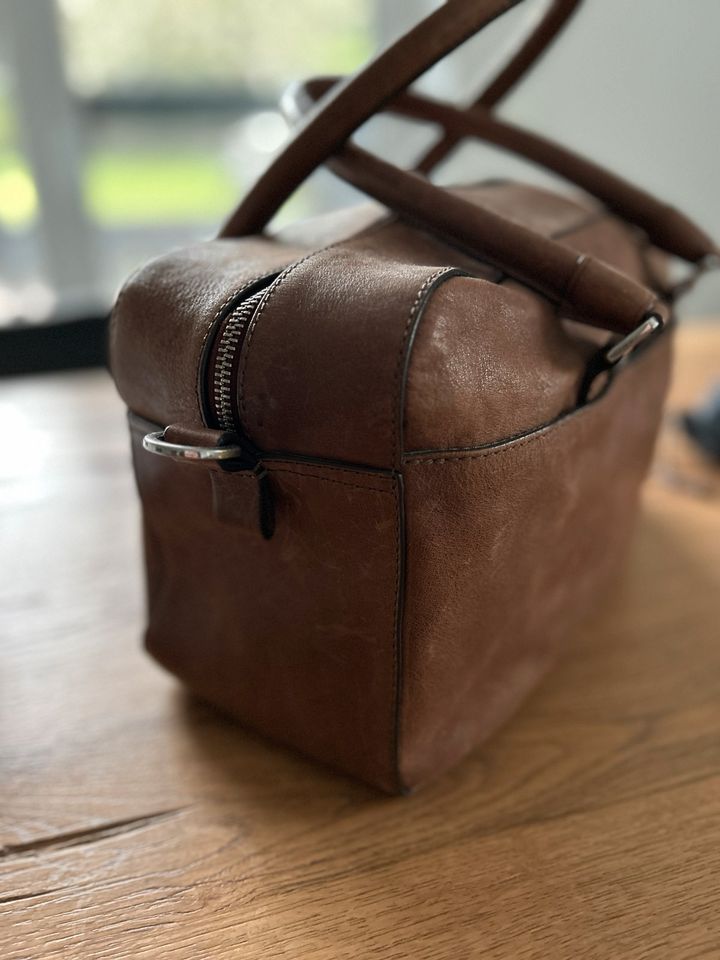 Leder Handtasche von Marc O‘Polo in braun in Niederneisen