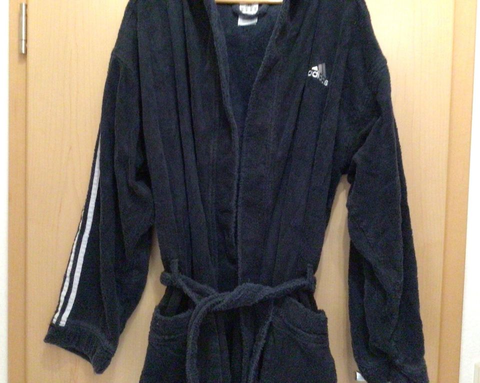 Toller Bademantel schwarz Gr.XL von Adidas in Schwäbisch Gmünd