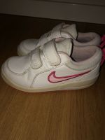 NIKE Leder Halbschuhe Sportschuhe sneaker Gr. 26 neuwertig Berlin - Treptow Vorschau