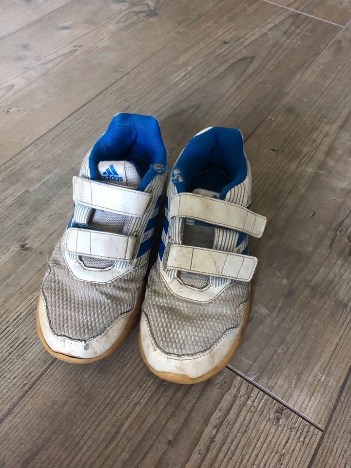 Adidas Sneaker in Berlin