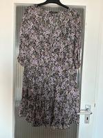 Sommerkleid mit Blumen von Set in der Größe 36 München - Schwabing-West Vorschau
