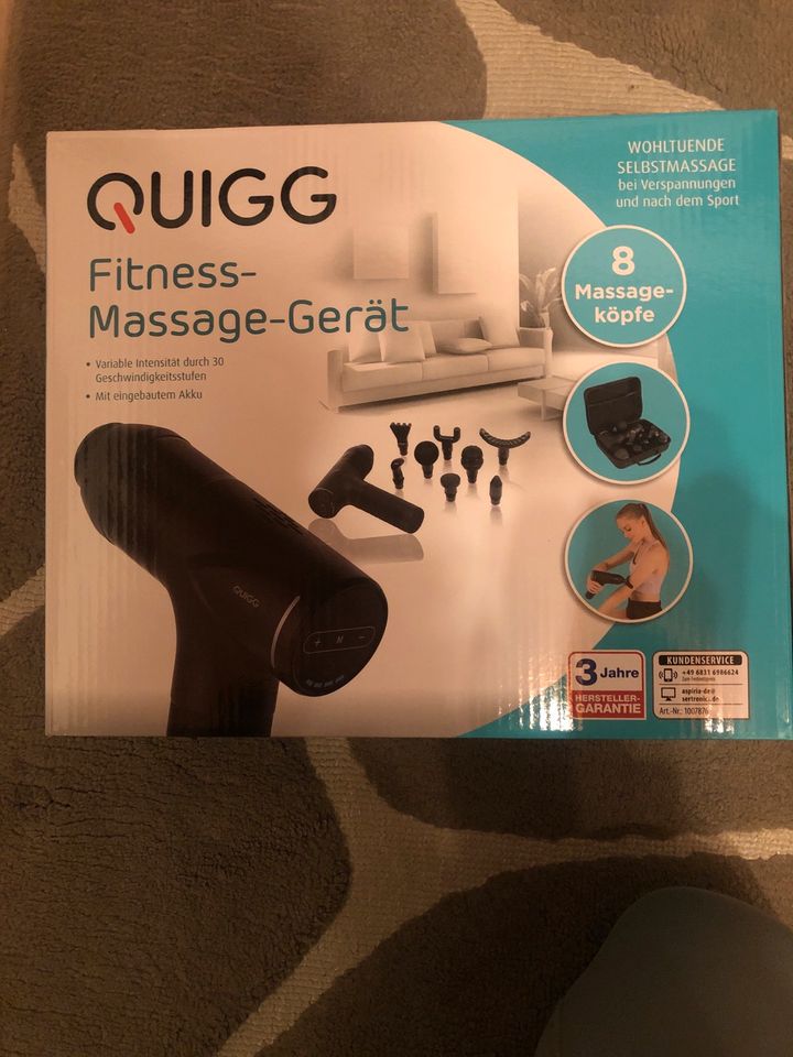 Quigg Fitness Massage Gun Gerät mit Koffer und vielen Aufsätzen in Sachsenhagen