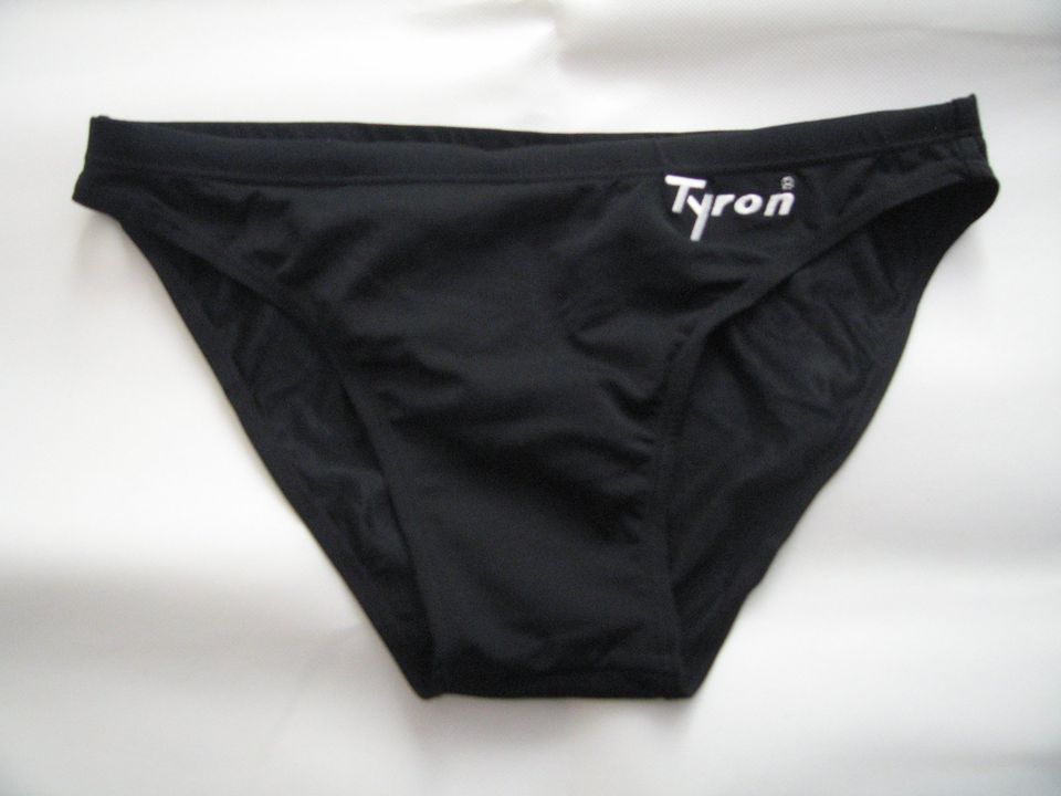 Tyron Herren Badehose Schwimmhose Gr. D4 S Neu in Eisfeld