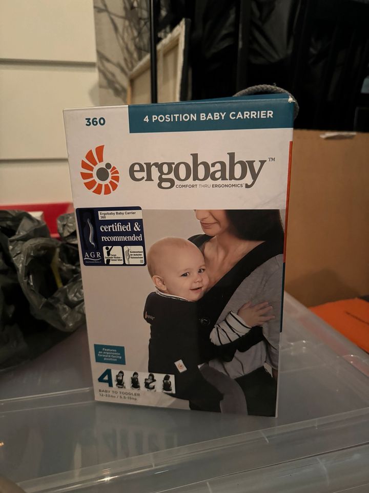 Ergobaby Trage plus Neugeboreneneinsatz in Taunusstein