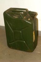 20 Liter Benzinkanister, 1990 guter Zustand Reservekanister Niedersachsen - Göttingen Vorschau