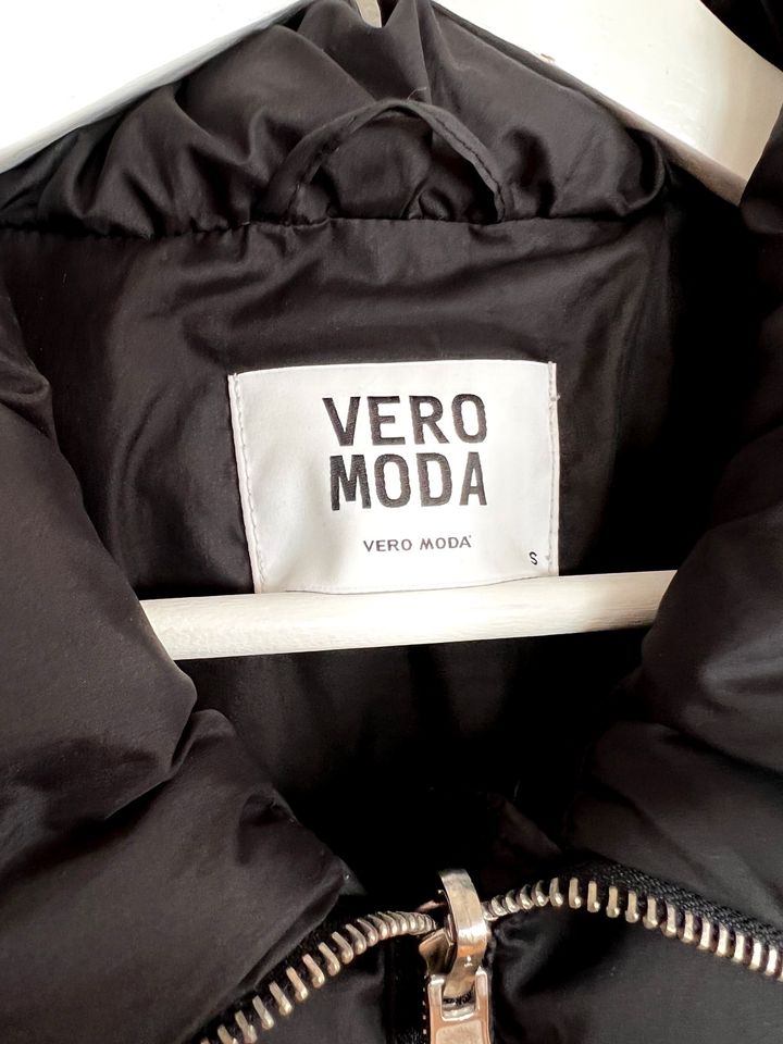 Vero Moda Winterjacke Steppjacke schwarz Daunenjacke in München