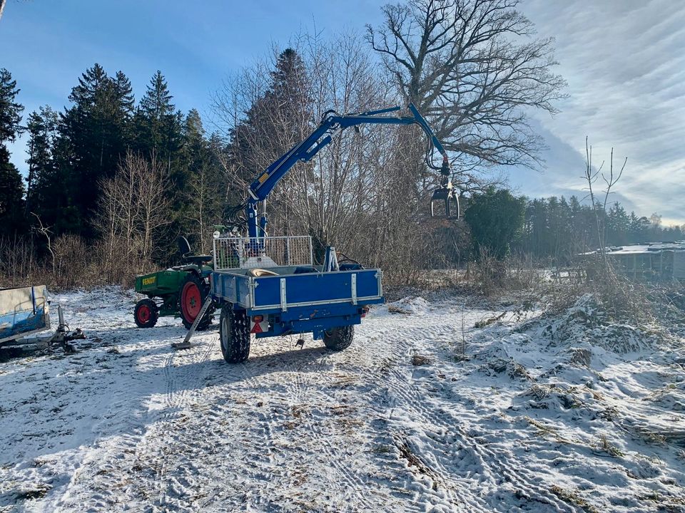 Holz-Rückewagen Atlaskran AL320 Bauernlader Erdarbeiten in Dorfen