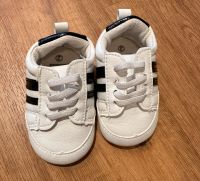 Babyschuhe Krabbelschuhe weiß und schwarz Düsseldorf - Eller Vorschau