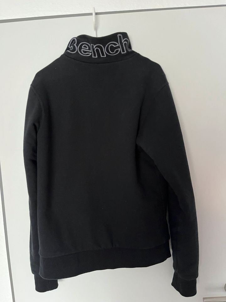 Gefütterte Jacke von Bench zu verkaufen in Kerpen