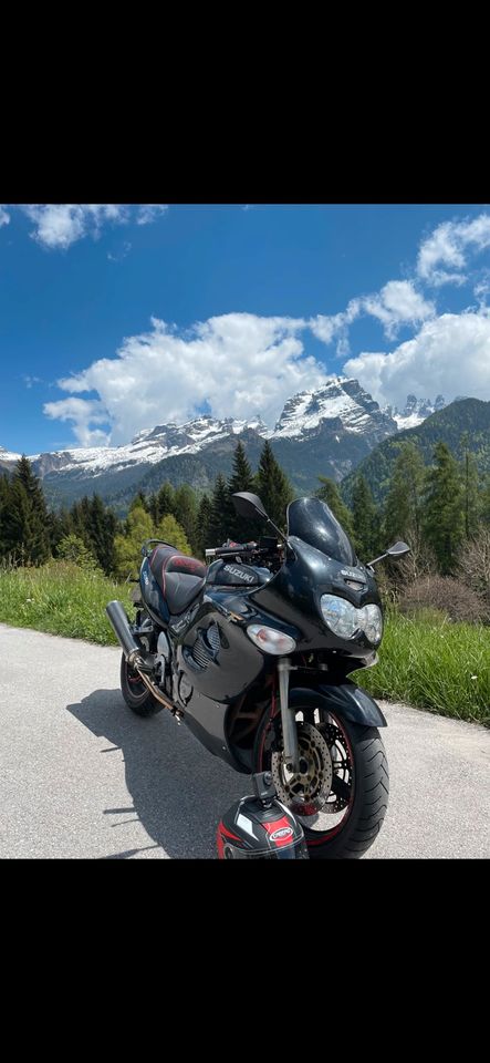 Suzuki GSX 750 f in Neumünster