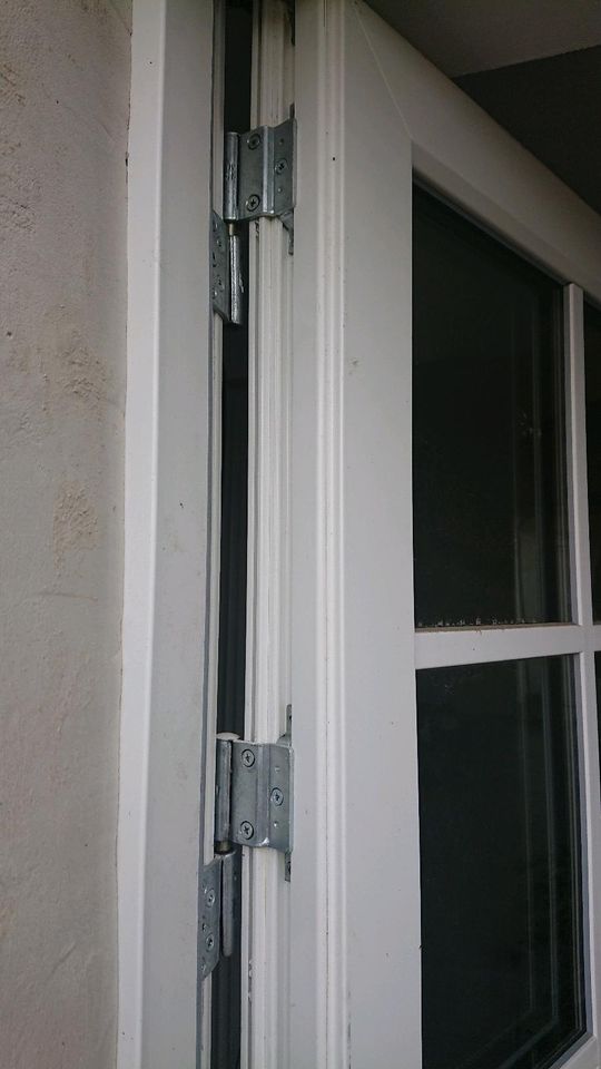 Haustür mit 3 fach Verglasung ohne Rahmen in Halle