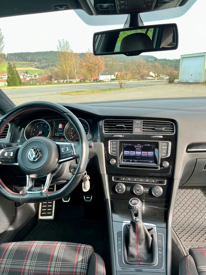 Volkswagen Golf 7 GTI 2.0 TSI BMT in Weiden (Oberpfalz)