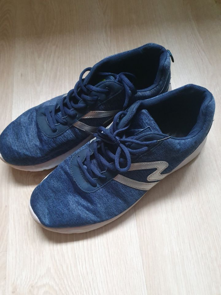 Gr. 42 Sneakers blau Turnschuhe Sportschuhe in Schwäbisch Gmünd