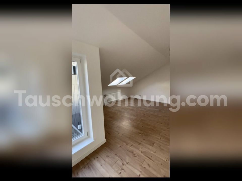 [TAUSCHWOHNUNG] Helle Dachgeschoss Wohnung mit großem Balkon in Berlin