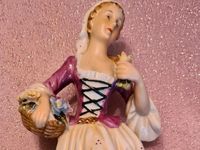 Porzellan Figur Dame mit Hund Bayern - Röttenbach (bei Erlangen) Vorschau