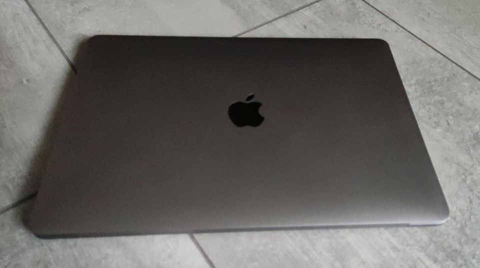 Apple MacBook Pro 13" Intel i5 2 GHz/16 GB/512 GB space grey in Löhne